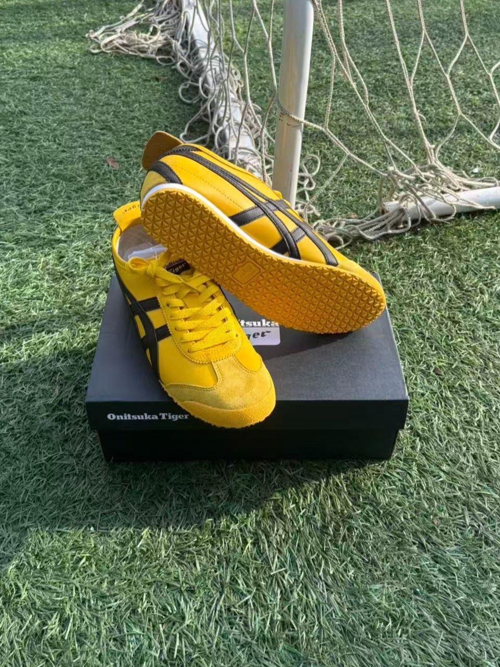 Onitsuka Tiger by Asics Men's Yellow & Black Sneakers - Picture 3 of 7